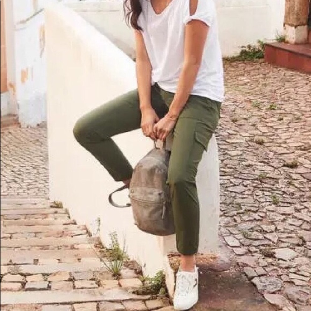 Athleta Chelsea Cargo Pant Jogger Sz 6 Olive Green